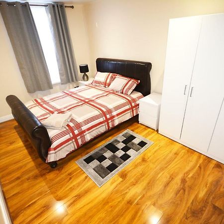 London Zone 2 Three Bedroom Apartment Extérieur photo