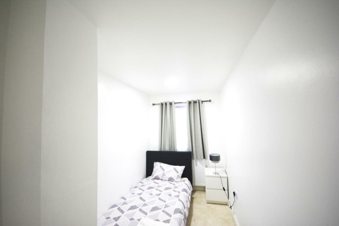 London Zone 2 Three Bedroom Apartment Extérieur photo